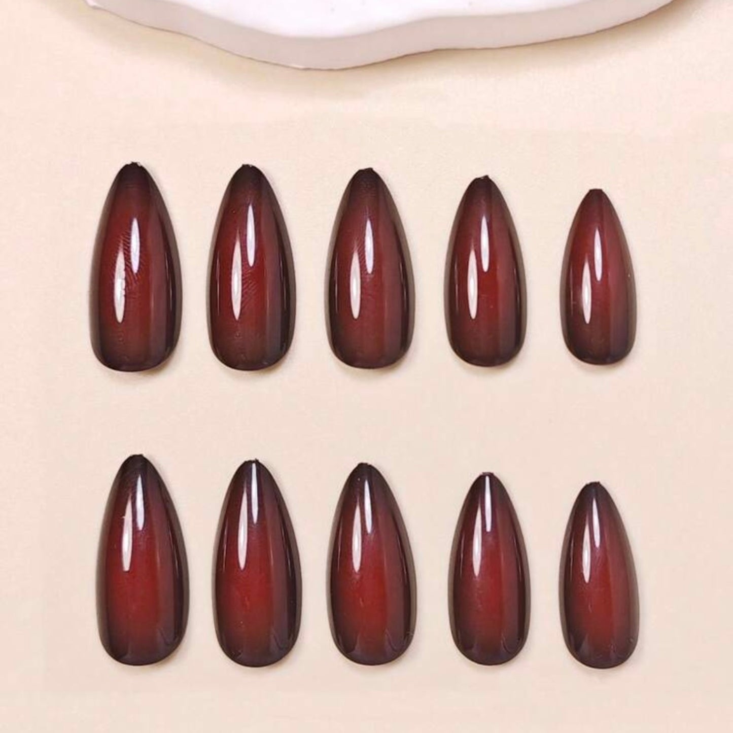 Faux Ongles Press-On Modèle Keyna- Design Élégant Réutilisable