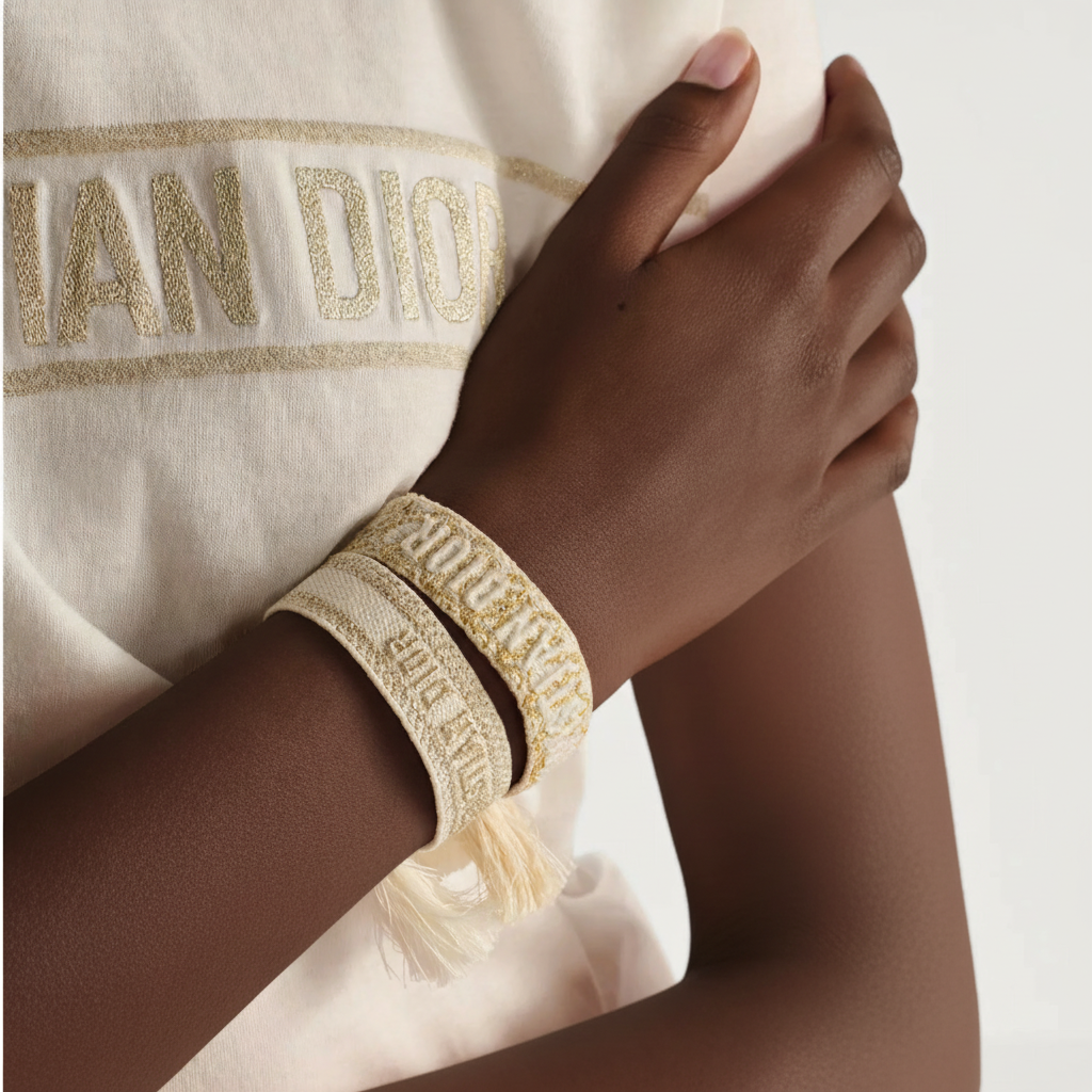 Bracelet brodé Dior, vue alternative portée
