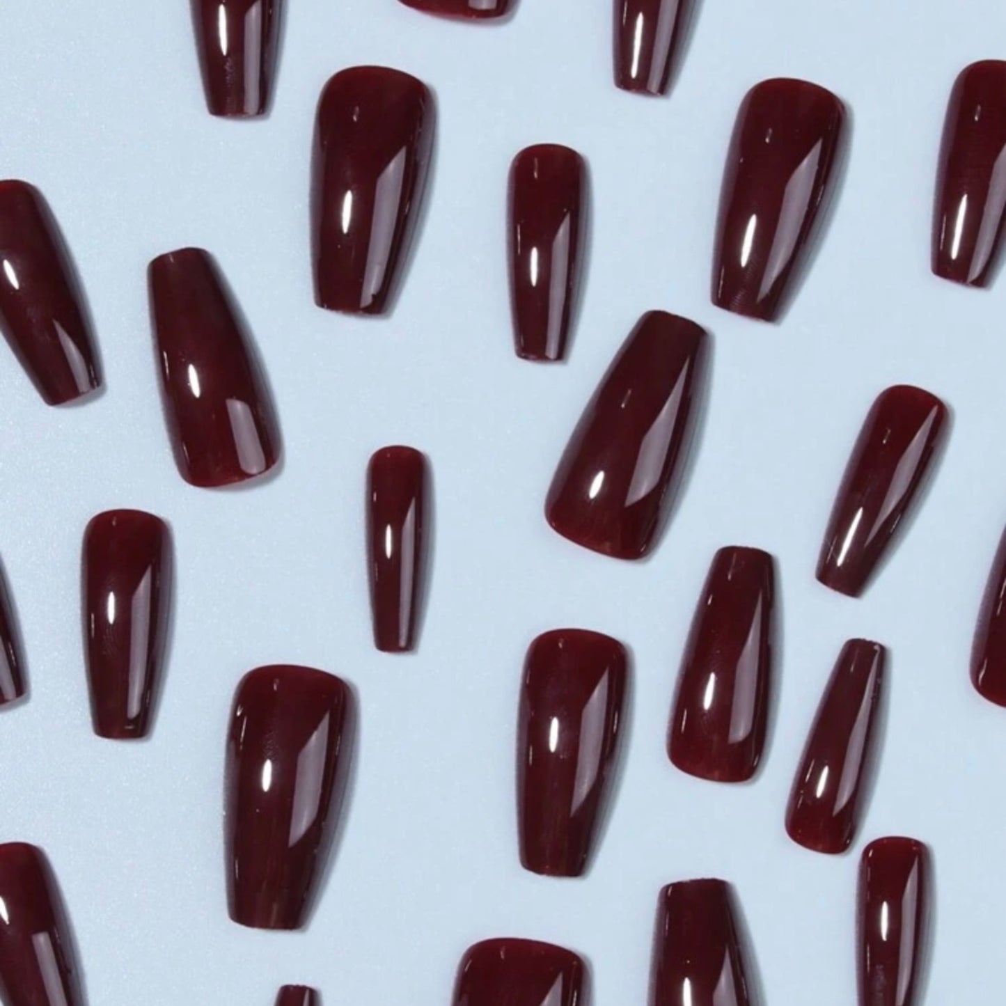 Faux Ongles Press-On Modèle Tyma - Design Élégant Réutilisable