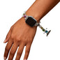 Bracelet Apple Watch perles et cristaux porté au poignet