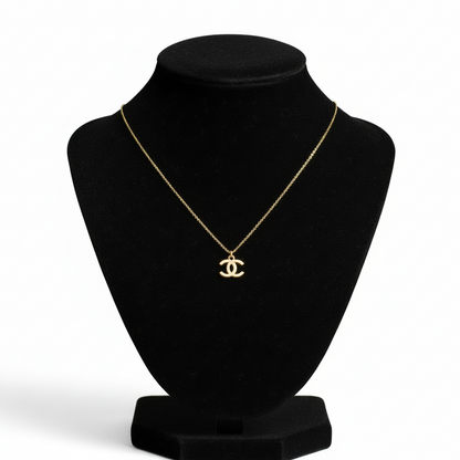 Collier Coco Chanel sur support